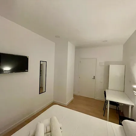 Lux Guest house L'Hospitalet de Llobregat