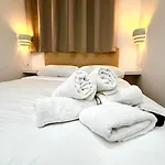 Lux *